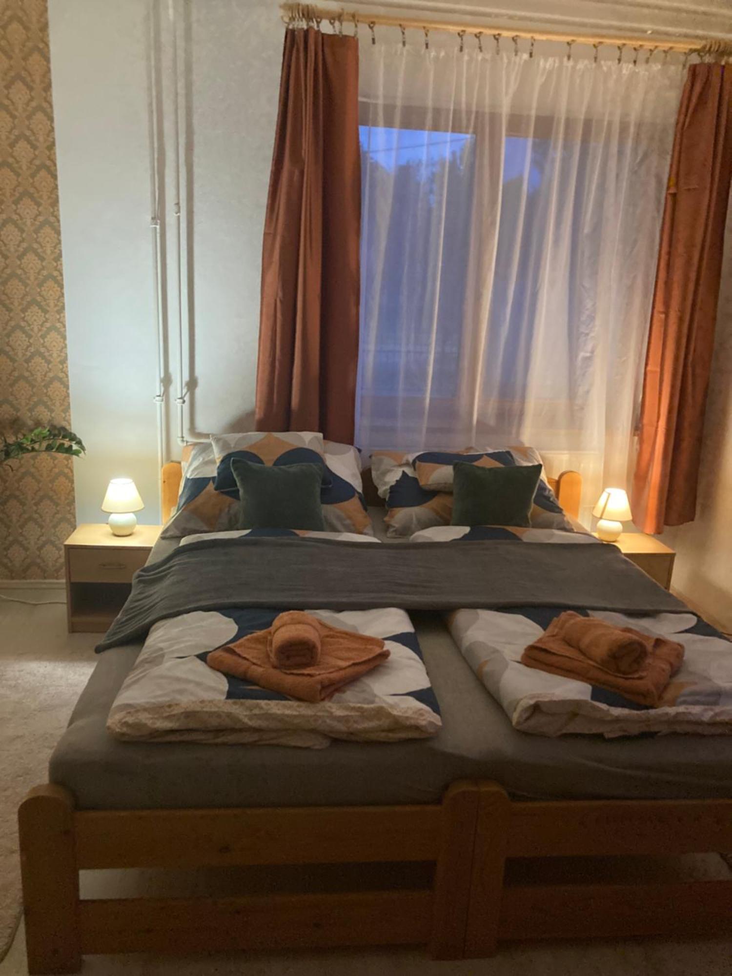 Apartament Tavaszpart Vendeghaz Segedyn Zewnętrze zdjęcie